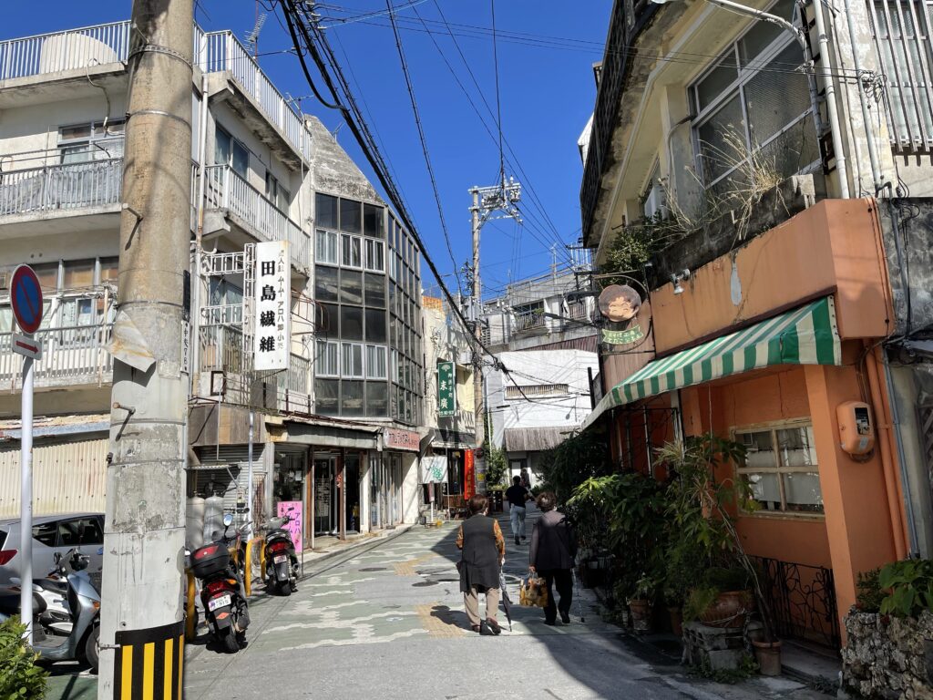 naha street